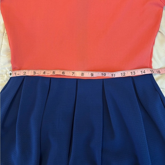 LuLaRoe Amelia Color Block Dress Size Medium - Picture 14 of 14